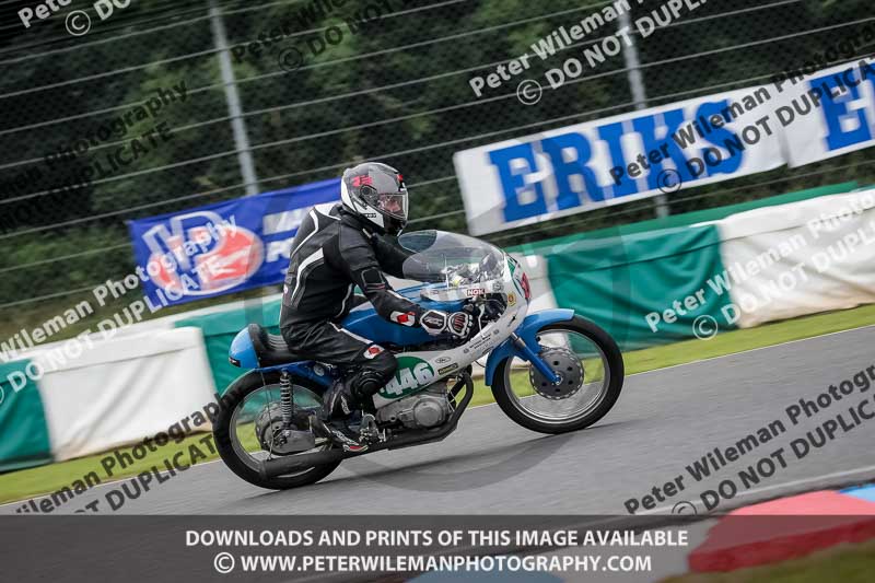 Vintage motorcycle club;eventdigitalimages;mallory park;mallory park trackday photographs;no limits trackdays;peter wileman photography;trackday digital images;trackday photos;vmcc festival 1000 bikes photographs